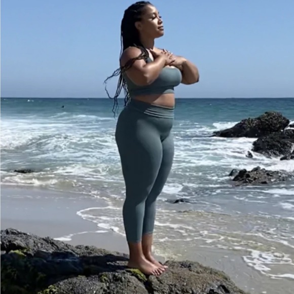 Free People leggings - never worn, limited edition colour! - Picture 2 of 4